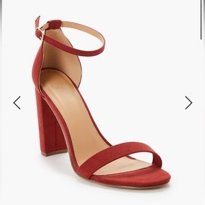 *BRAND NEW* Block Heeled Sandal